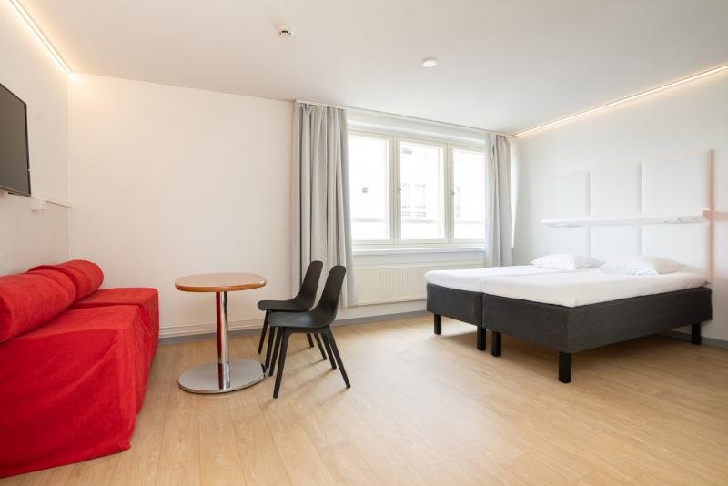 Omena Hotels room